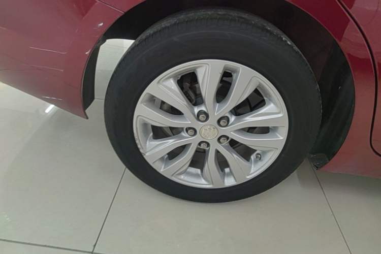 Used Buick GT 2021 Revised Version Flagship 1.5L Automatic Elite Edition Right Rear Wheel Hub