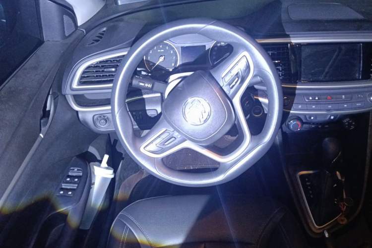 Used Buick GT 2021 Revised Version Flagship 1.5L Automatic Elite Edition Steering Wheel