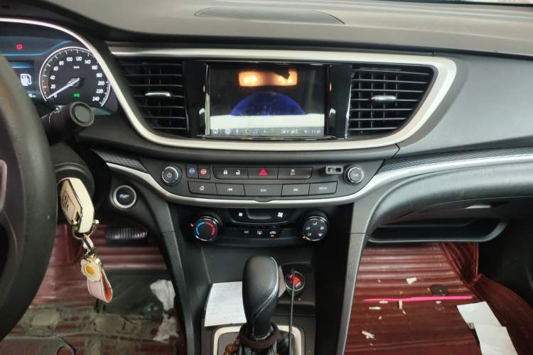 Used Buick GT 2021 Revised Version Flagship 1.5L Automatic Elite Edition Audio And AC Panel