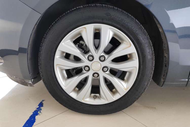 Used Buick GT 2021 Revised Version Flagship 1.5L Automatic Elite Edition Left Rear Wheel Hub
