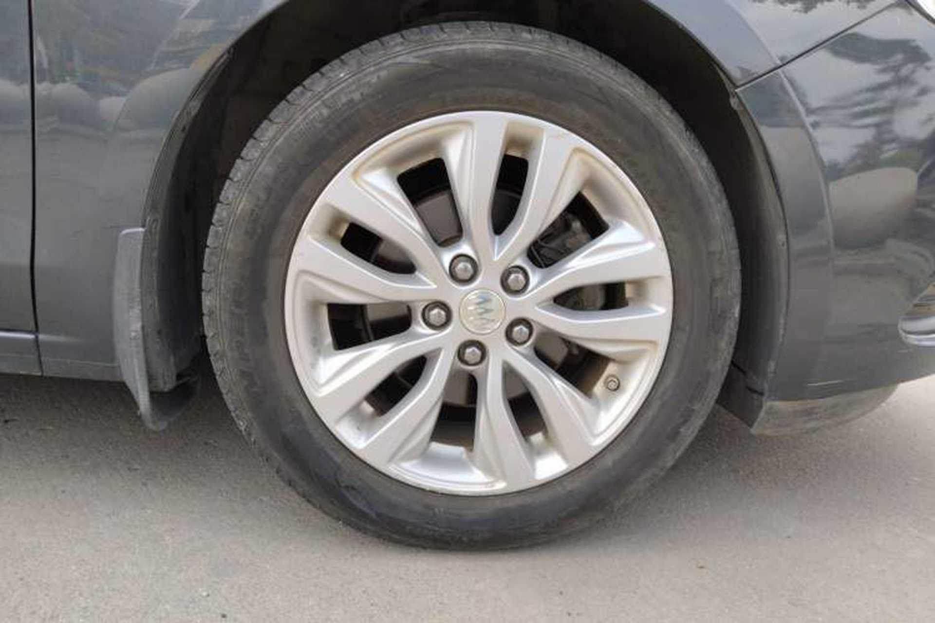 Used Buick GT 2021 Revised Version Flagship 1.5L Automatic Elite Edition Right Front Wheel Hub