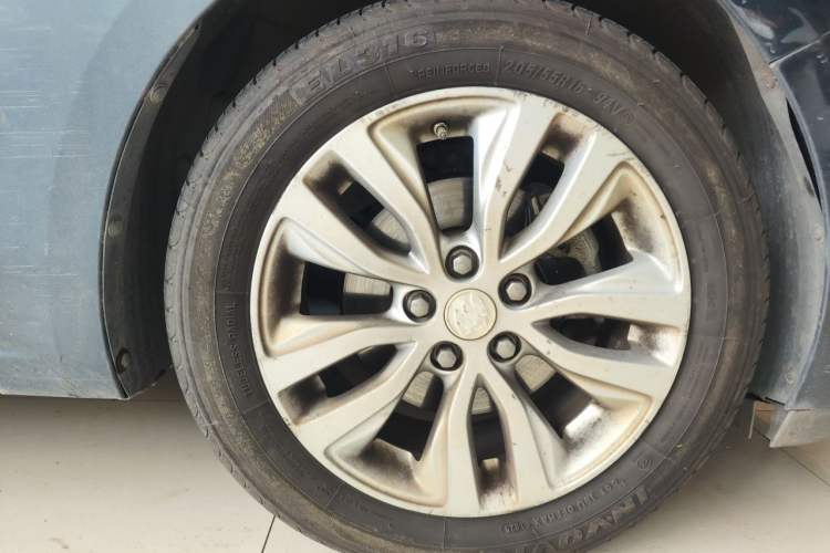 Used Buick GT 2021 Revised Version Flagship 1.5L Automatic Elite Edition Right Front Wheel Hub