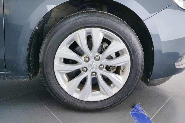 Used Buick GT 2021 Revised Version Flagship 1.5L Automatic Elite Edition Right Rear Wheel Hub