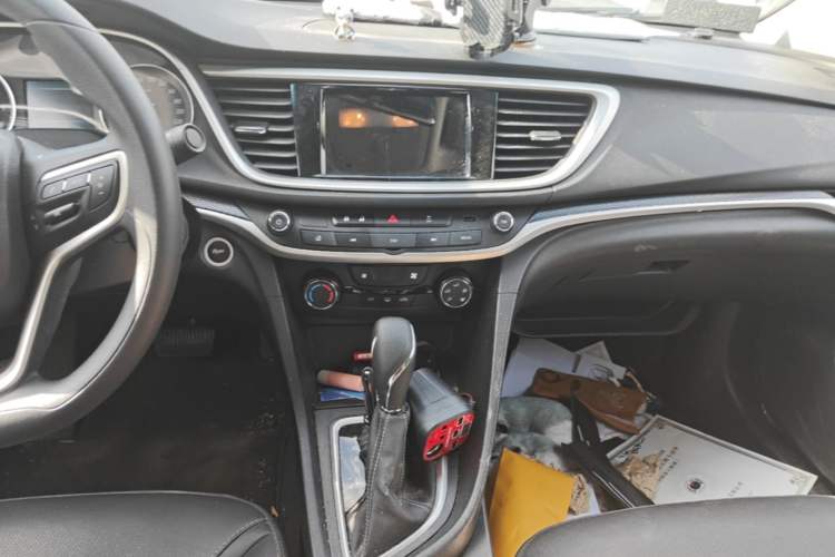 Used Buick GT 2021 Revised Version Flagship 1.5L Automatic Entry-Level Trim Audio And AC Panel