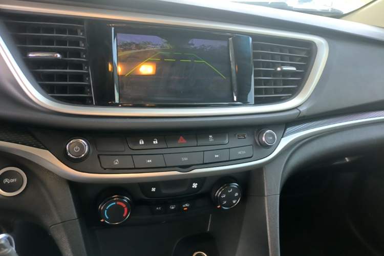 Used Buick GT 2021 Revised Version Flagship 1.5L Automatic Entry-Level Trim Audio And AC Panel