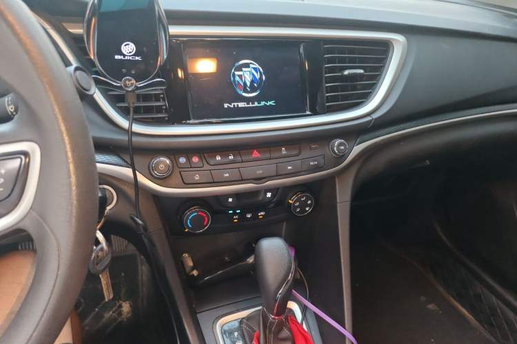 Used Buick GT 2021 Revised Version Flagship 1.5L Automatic Elite Edition Audio And AC Panel