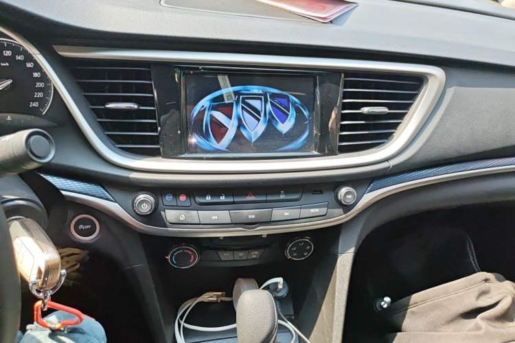 Used Buick GT 2021 Revised Version Flagship 1.5L Automatic Elite Edition Audio And AC Panel