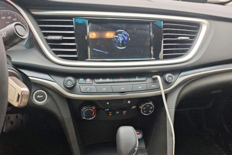 Used Buick GT 2021 Revised Version Flagship 1.5L Automatic Elite Edition Audio And AC Panel