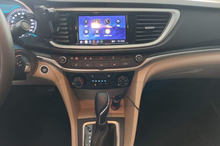 Used Buick GT 2021 Exemplar 1.5L Automatic Elite Version Audio And AC Panel