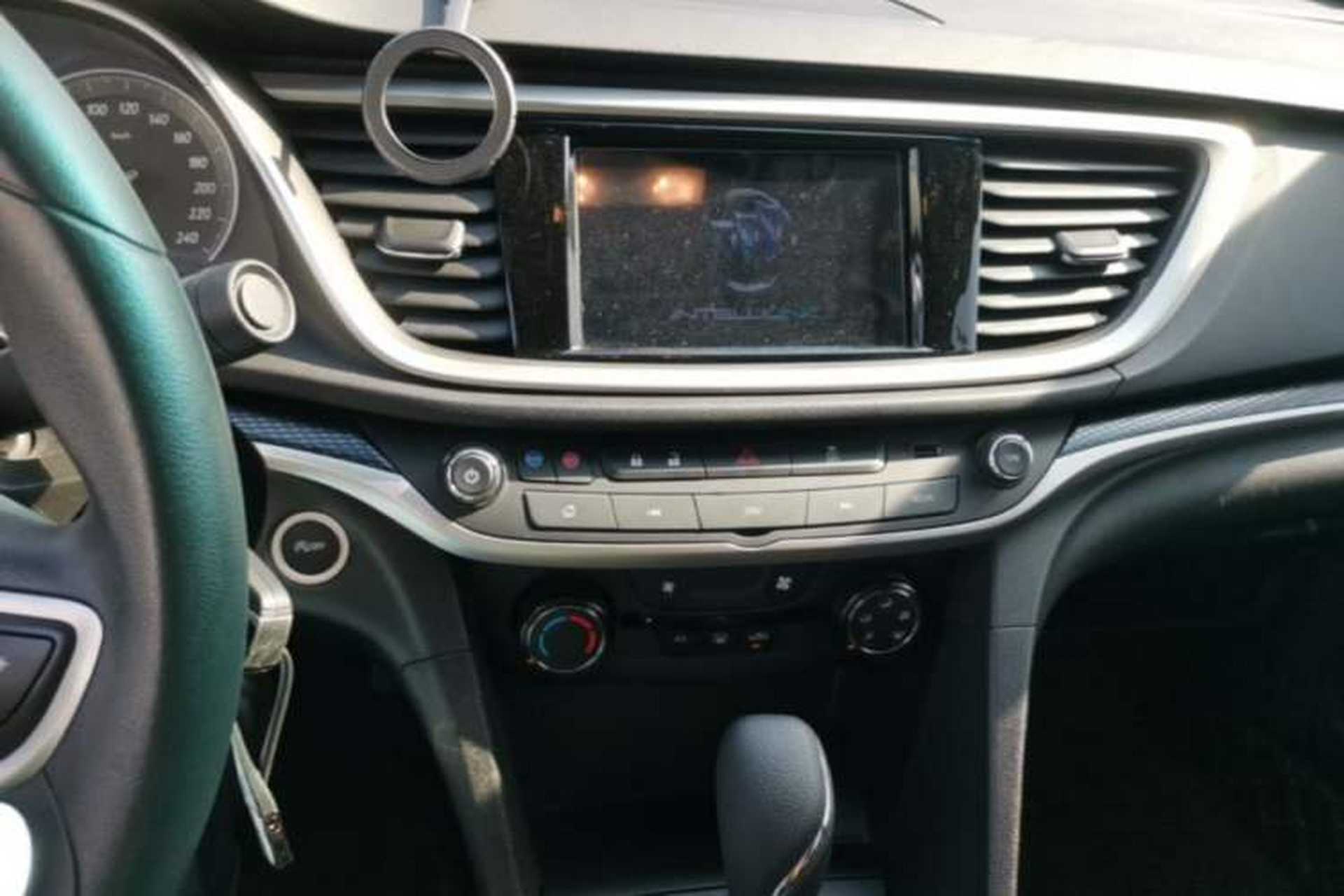 Used Buick GT 2021 Revised Version Flagship 1.5L Automatic Elite Edition Audio And AC Panel