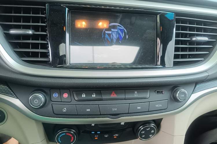 Used Buick GT 2021 Revised Version Flagship 1.5L Automatic Elite Edition Audio And AC Panel