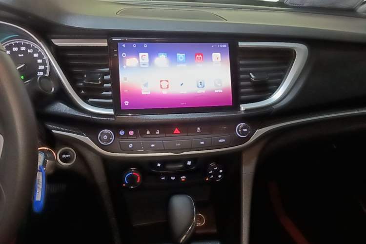 Used Buick GT 2021 Revised Version Flagship 1.5L Automatic Elite Edition Audio And AC Panel