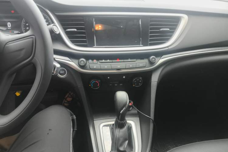 Used Buick GT 2021 1.3T Automatic Mild Hybrid Elite Version Audio And AC Panel