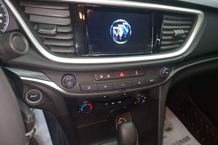 Used Buick GT 2021 Revised Version Flagship 1.5L Automatic Entry-Level Trim Audio And AC Panel