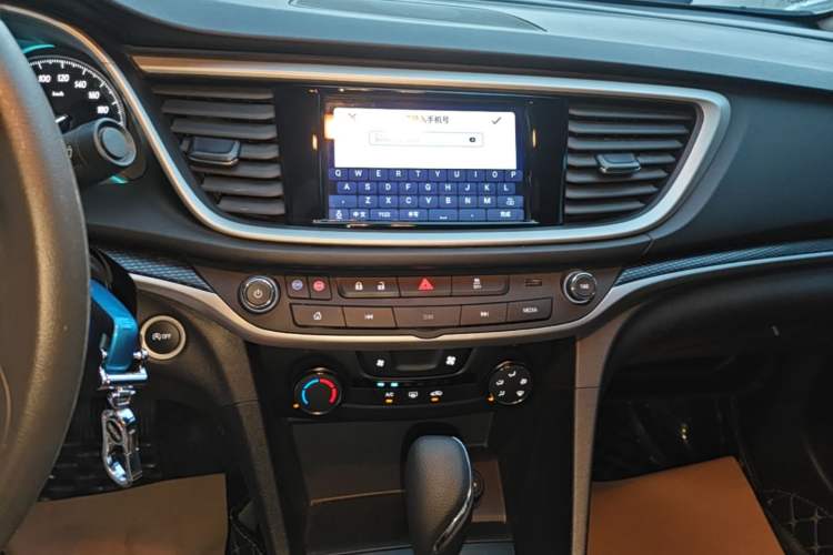 Used Buick GT 2021 Revised Version Flagship 1.5L Automatic Elite Edition Audio And AC Panel