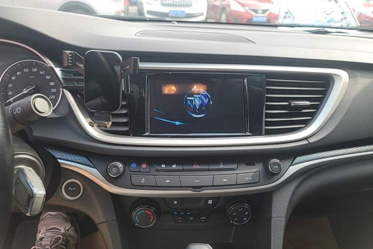 Used Buick GT 2021 Revised Version Flagship 1.5L Automatic Elite Edition Audio And AC Panel