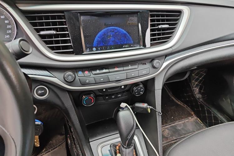 Used Buick GT 2021 Revised Version Flagship 1.5L Automatic Elite Edition Audio And AC Panel