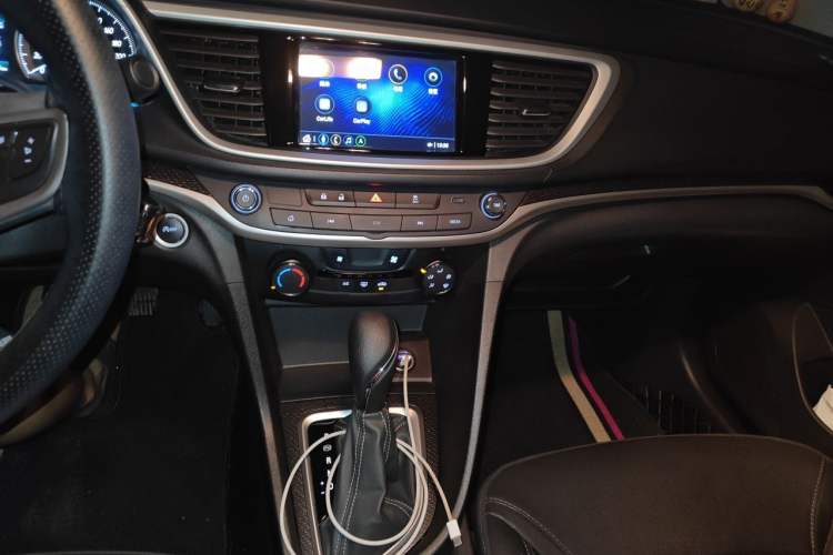 Used Buick GT 2021 Revised Version Flagship 1.5L Automatic Elite Edition Audio And AC Panel