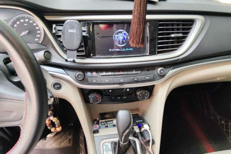 Used Buick GT 2021 Exemplar 1.5L Automatic Elite Version Audio And AC Panel