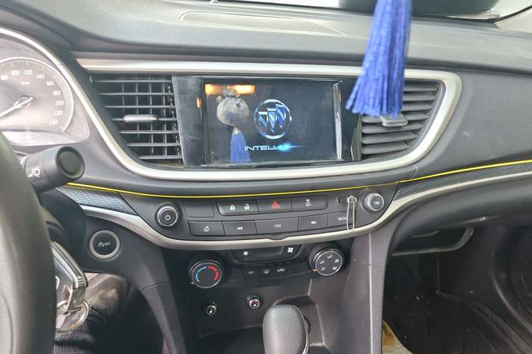 Used Buick GT 2021 Revised Version Flagship 1.5L Automatic Elite Edition Audio And AC Panel