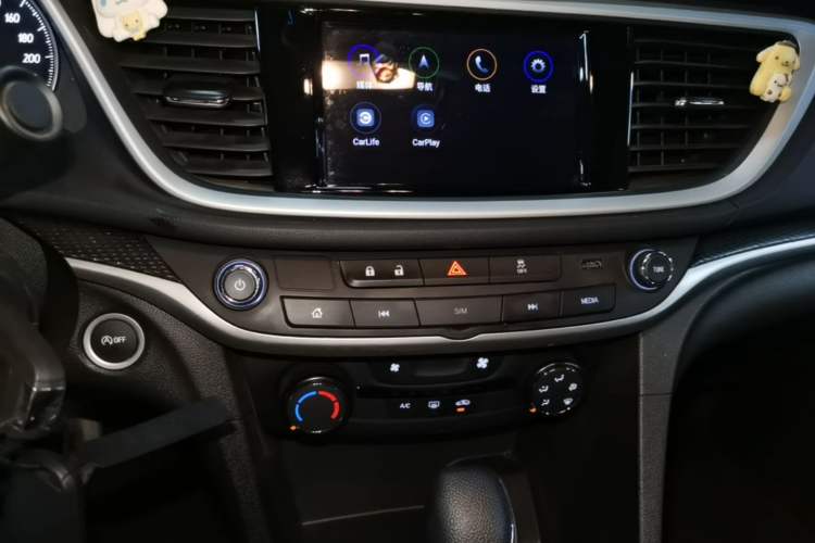 Used Buick GT 2021 Revised Version Flagship 1.5L Automatic Entry-Level Trim Audio And AC Panel