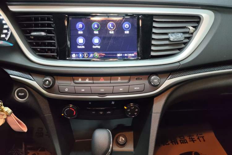 Used Buick GT 2021 Revised Version Flagship 1.5L Automatic Elite Edition Audio And AC Panel