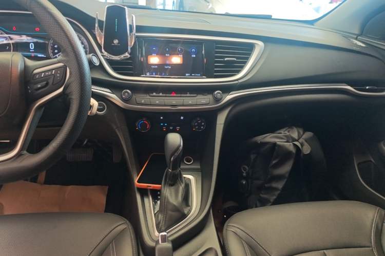 Used Buick GT 2021 Revised Version Flagship 1.5L Automatic Elite Edition Audio And AC Panel