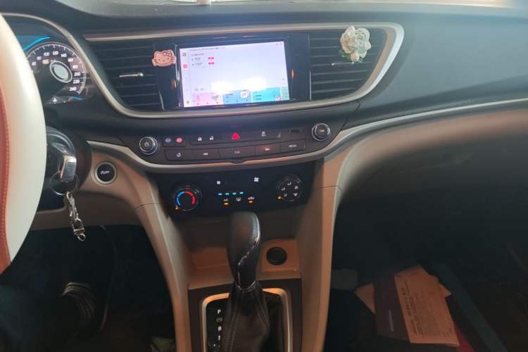Used Buick GT 2021 Exemplar 1.5L Automatic Elite Version Audio And AC Panel