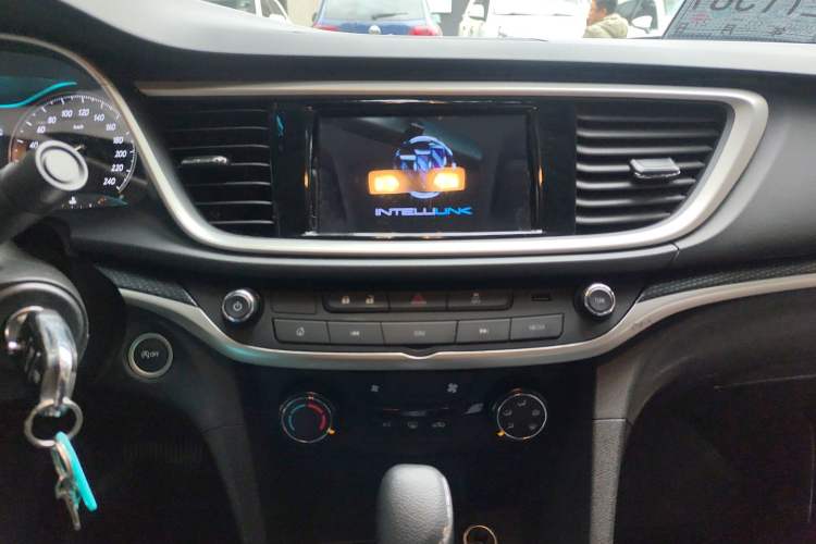 Used Buick GT 2021 Revised Version Flagship 1.5L Automatic Elite Edition Audio And AC Panel