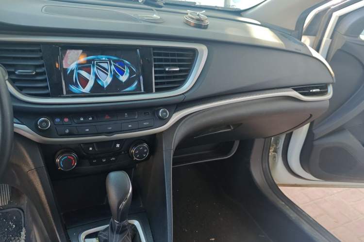 Used Buick GT 2021 Exemplar 1.5L Automatic Elite Version Audio And AC Panel