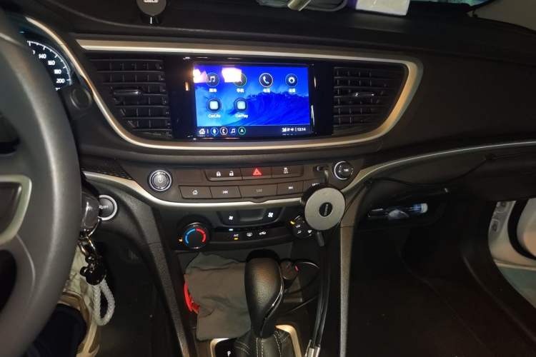 Used Buick GT 2021 Revised Version 1.3T Automatic Mild Hybrid Elite Edition Audio And AC Panel