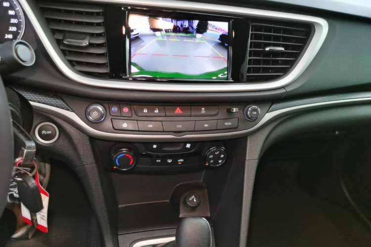 Used Buick GT 2021 Revised Version Flagship 1.5L Automatic Elite Edition Audio And AC Panel