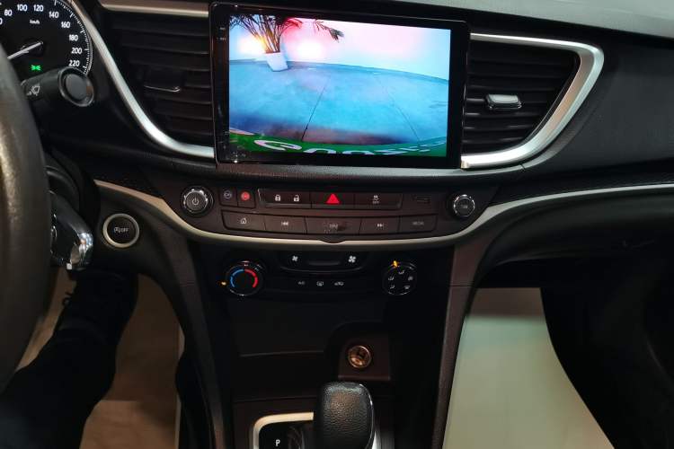 Used Buick GT 2021 Revised Version 1.3T Automatic Mild Hybrid Elite Edition Audio And AC Panel