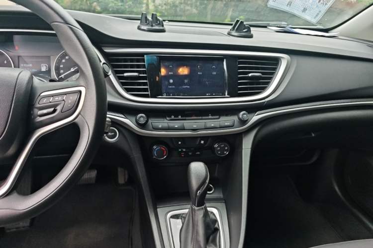 Used Buick GT 2021 Revised Version 1.3T Automatic Mild Hybrid Advanced Edition Audio And AC Panel