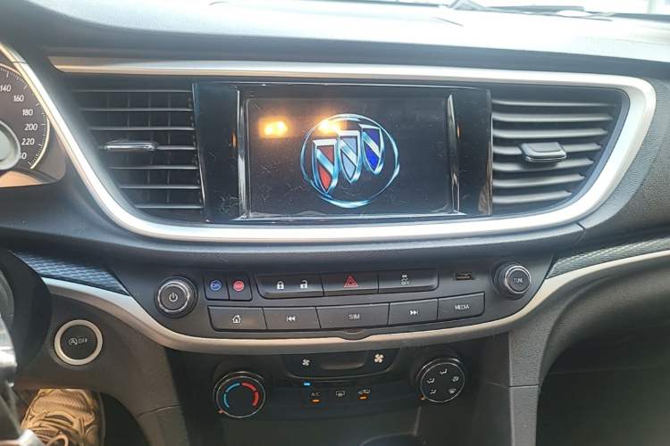 Used Buick GT 2021 Revised Version Flagship 1.5L Automatic Elite Edition Audio And AC Panel