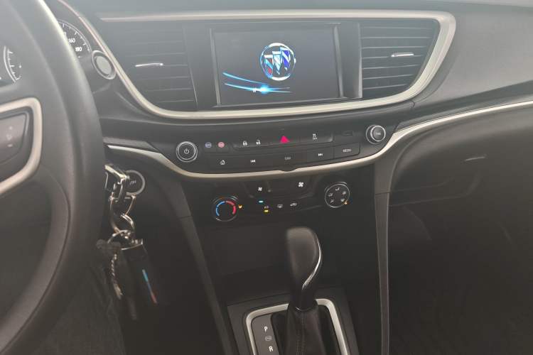 Used Buick GT 2021 Revised Version 1.3T Automatic Mild Hybrid Elite Edition Audio And AC Panel