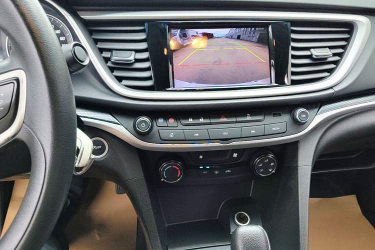 Used Buick GT 2021 Revised Version Flagship 1.5L Automatic Elite Edition Audio And AC Panel