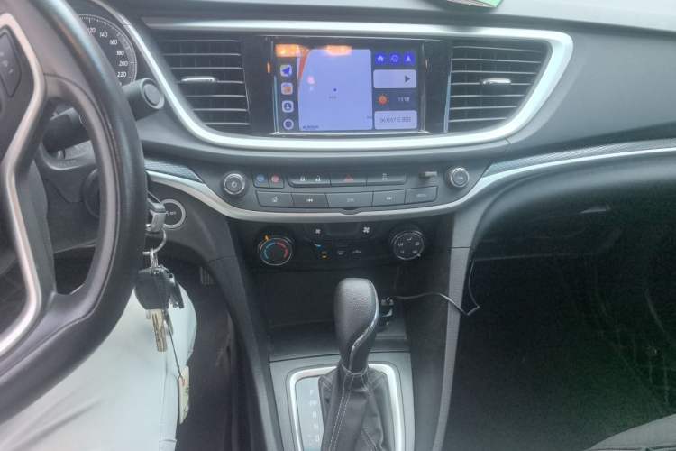 Used Buick GT 2021 Revised Version Flagship 1.5L Automatic Elite Edition Audio And AC Panel