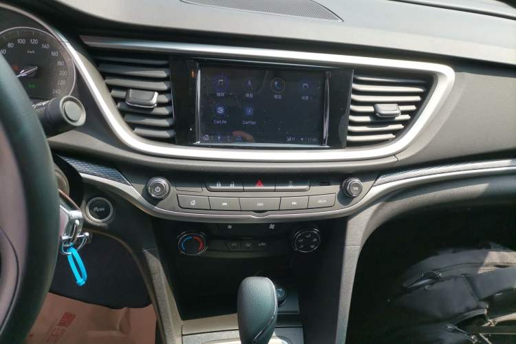 Used Buick GT 2021 Revised Version Flagship 1.5L Automatic Elite Edition Audio And AC Panel
