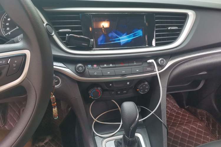 Used Buick GT 2021 Revised Version Flagship 1.5L Automatic Elite Edition Audio And AC Panel