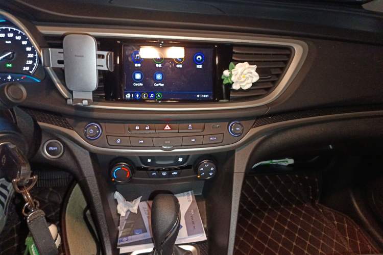 Used Buick GT 2021 Revised Version Flagship 1.5L Automatic Elite Edition Audio And AC Panel