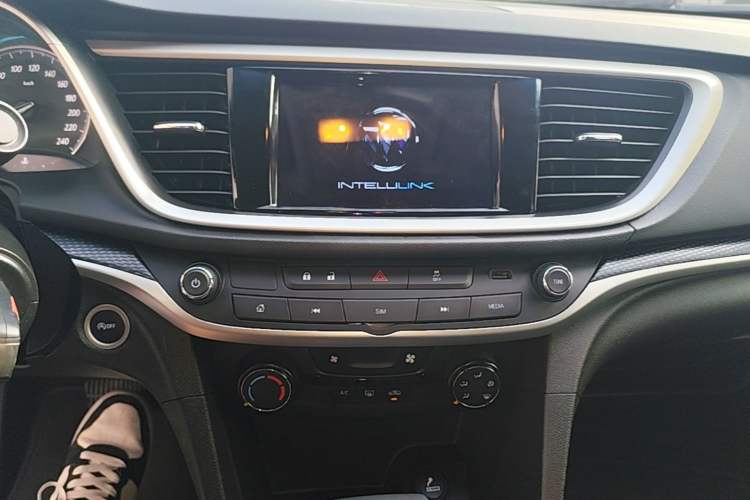 Used Buick GT 2021 Revised Version Flagship 1.5L Automatic Entry-Level Trim Audio And AC Panel