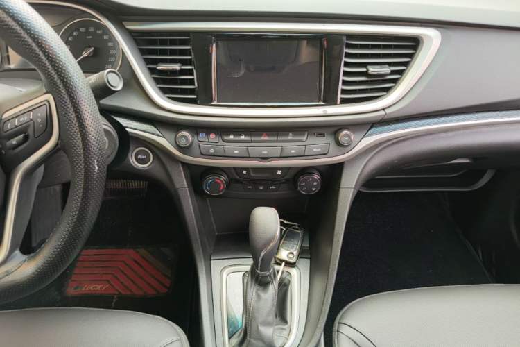 Used Buick GT 2021 Revised Version Flagship 1.5L Automatic Elite Edition Audio And AC Panel