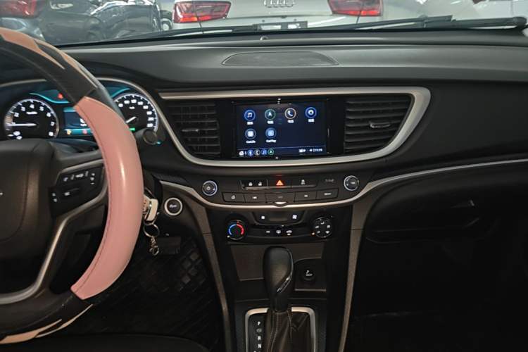 Used Buick GT 2021 Revised Version Flagship 1.5L Automatic Entry-Level Trim Audio And AC Panel