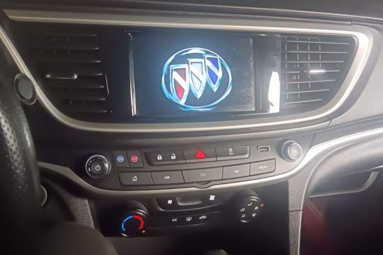 Used Buick GT 2021 Revised Version Flagship 1.5L Automatic Elite Edition Audio And AC Panel