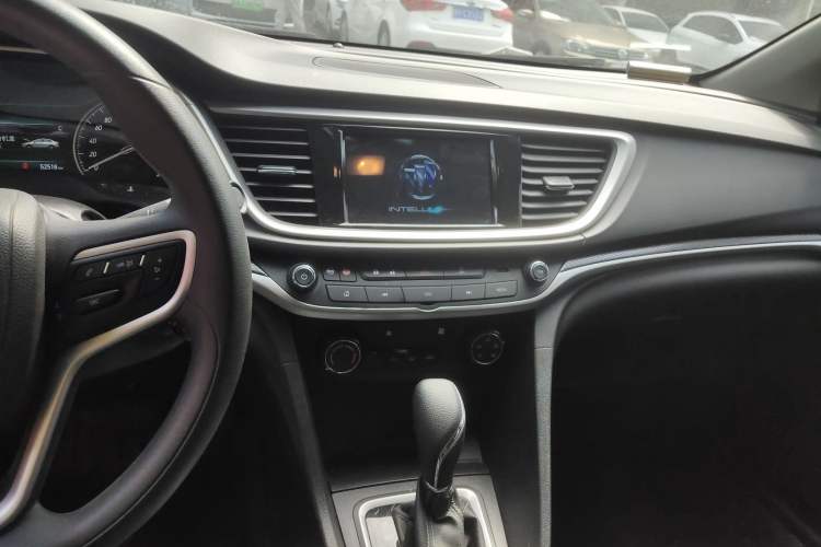 Used Buick GT 2021 Revised Version Flagship 1.5L Automatic Elite Edition Audio And AC Panel