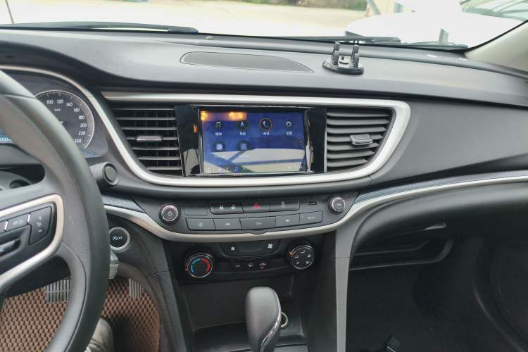 Used Buick GT 2021 Revised Version 1.3T Automatic Mild Hybrid Elite Edition Audio And AC Panel