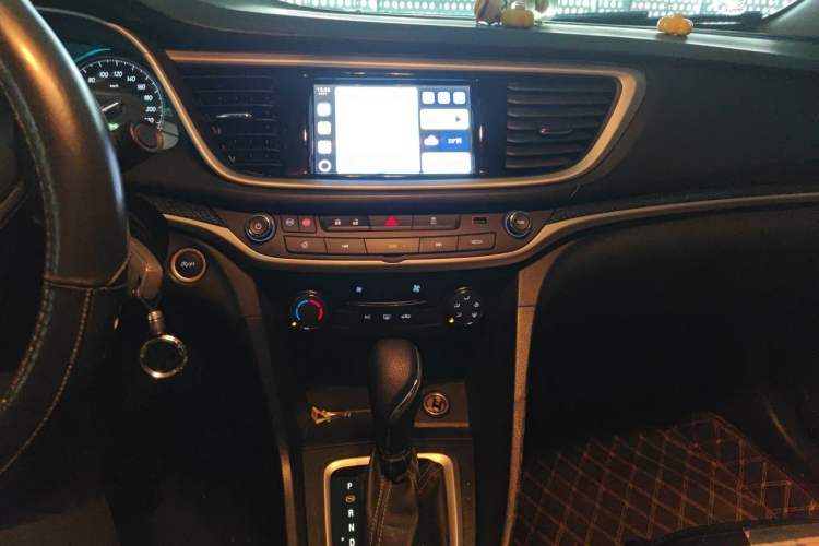 Used Buick GT 2021 1.3T Automatic Mild Hybrid Elite Version Audio And AC Panel