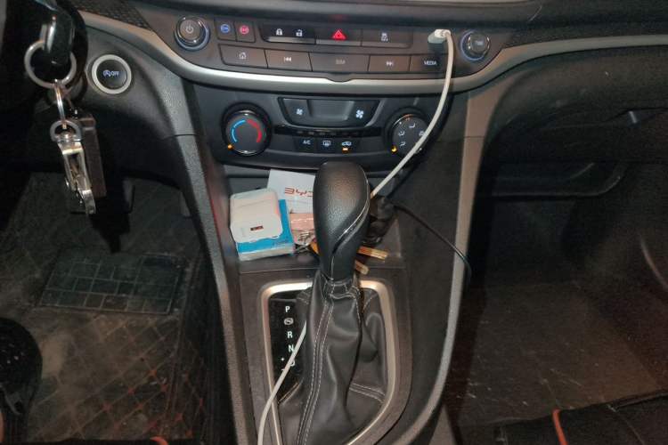 Used Buick GT 2021 Revised Version Flagship 1.5L Automatic Elite Edition Audio And AC Panel