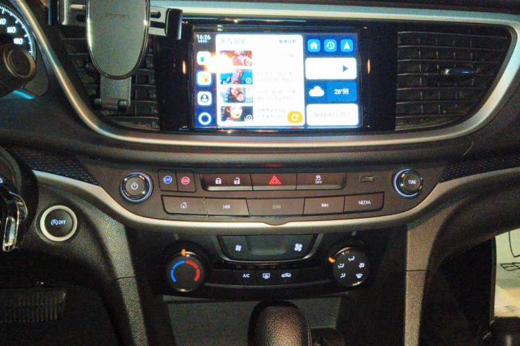 Used Buick GT 2021 Revised Version Flagship 1.5L Automatic Elite Edition Audio And AC Panel